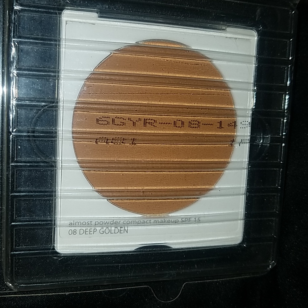 CLINIQUE ALMOST POWDER 08 DEEP GOLDEN NEW